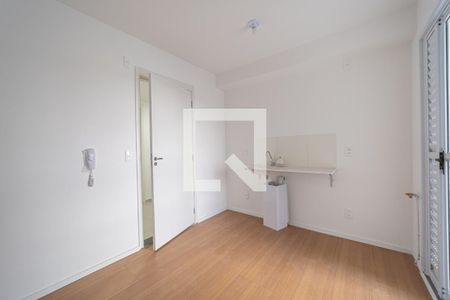 Sala/Cozinha de apartamento para alugar com 2 quartos, 28m² em Jardim Danfer, São Paulo