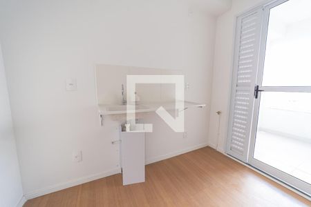Sala/Cozinha de apartamento para alugar com 2 quartos, 28m² em Jardim Danfer, São Paulo