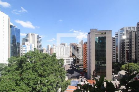 Apartamento à venda com 3 quartos, 261m² em Itaim Bibi, São Paulo