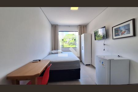 Quarto/Cozinha/Área de serviço  de kitnet/studio para alugar com 1 quarto, 25m² em Lapa, São Paulo