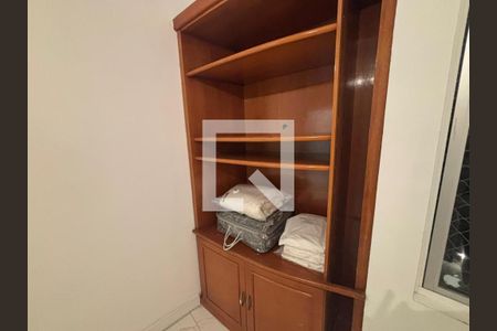 Quarto de apartamento para alugar com 3 quartos, 90m² em Coqueiros, Florianópolis