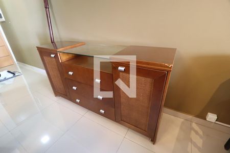 Sala de apartamento para alugar com 2 quartos, 73m² em Santa Mônica, Uberlândia