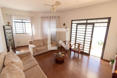 SALA DE ESTAR de casa à venda com 4 quartos, 138m² em Vila Nogueira, Campinas
