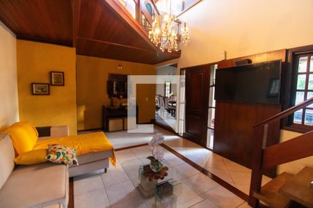 Sala de casa de condomínio para alugar com 5 quartos, 200m² em Pendotiba, Niterói