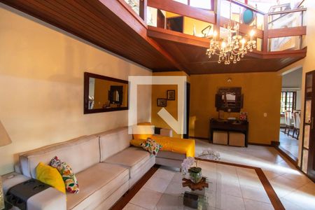 Sala de casa de condomínio para alugar com 5 quartos, 200m² em Pendotiba, Niterói