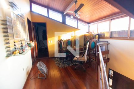 Hall de casa de condomínio para alugar com 5 quartos, 200m² em Pendotiba, Niterói