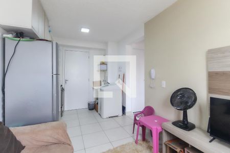 Sala - Cozinha de apartamento para alugar com 2 quartos, 32m² em Vila Carmosina, São Paulo