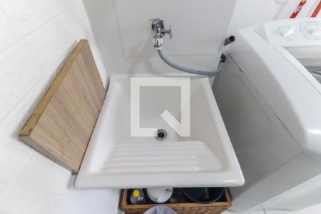 Sala - Cozinha de apartamento para alugar com 2 quartos, 32m² em Vila Carmosina, São Paulo