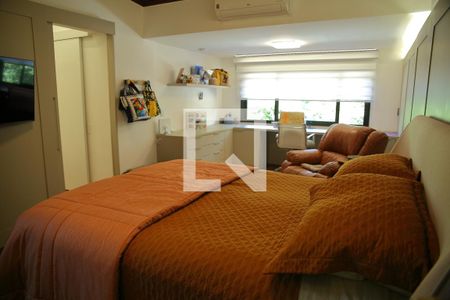 Suíte 1 ( master)  de casa à venda com 6 quartos, 460m² em Jardim do Mar, São Bernardo do Campo