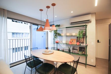 Sala de apartamento à venda com 2 quartos, 68m² em Indianópolis, São Paulo