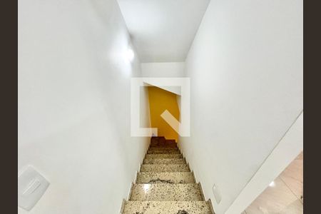 Escada de casa de condomínio à venda com 3 quartos, 128m² em Casa Verde Alta, São Paulo