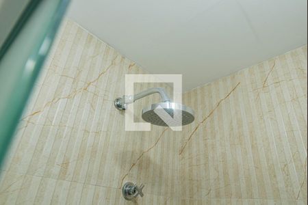 Banheiro de apartamento para alugar com 2 quartos, 42m² em Parque Maria Helena, São Paulo