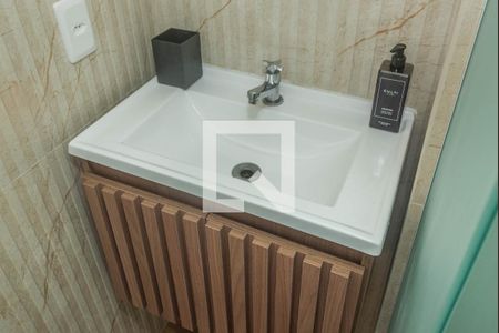 Banheiro de apartamento para alugar com 2 quartos, 42m² em Parque Maria Helena, São Paulo