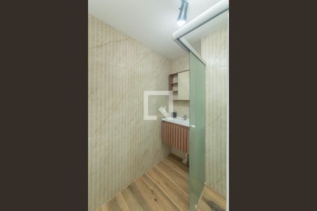 Banheiro de apartamento para alugar com 2 quartos, 42m² em Parque Maria Helena, São Paulo