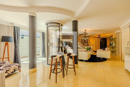 Casa à venda com 5 quartos, 850m² em Alphaville Residencial Zero, Barueri