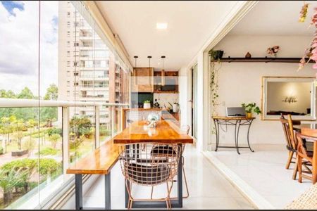 Apartamento à venda com 2 quartos, 136m² em Centro Empresarial Tamboré, Santana de Parnaíba