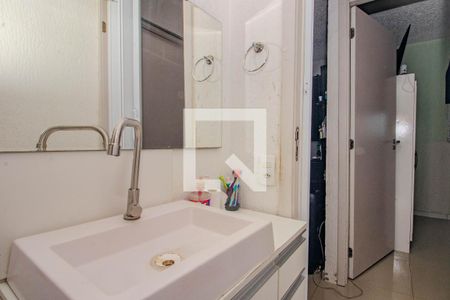 Banheiro de apartamento para alugar com 2 quartos, 42m² em Jardim Dona Leopoldina, Porto Alegre