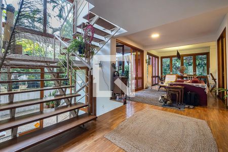 Casa para alugar com 6 quartos, 430m² em Sumarezinho, São Paulo