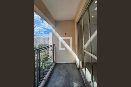 Sala de apartamento para alugar com 3 quartos, 67m² em Jardim Santa Emilia, São Paulo