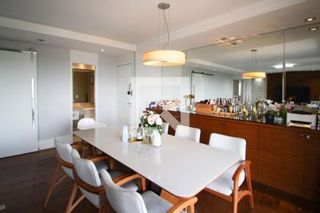 Sala de apartamento à venda com 3 quartos, 117m² em Moema, São Paulo