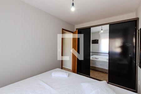 Quarto 1 de apartamento para alugar com 2 quartos, 52m² em Cavalhada, Porto Alegre