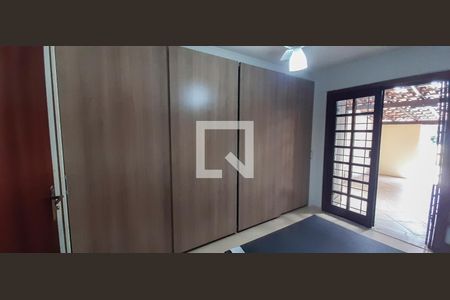 Casa à venda com 2 quartos, 220m² em Jardim Sarah, São Paulo