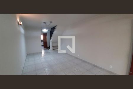 Casa à venda com 2 quartos, 220m² em Jardim Sarah, São Paulo