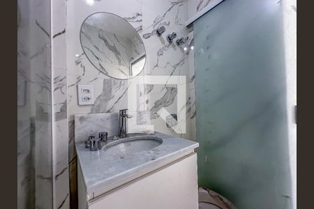 Banheiro social de kitnet/studio à venda com 1 quarto, 43m² em Lapa, Rio de Janeiro