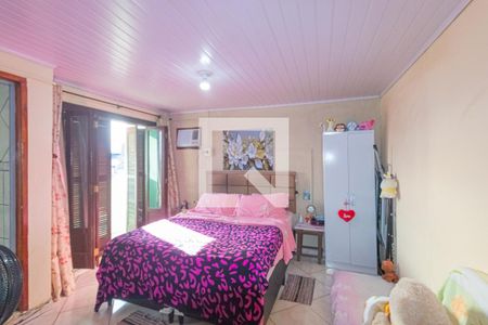 Suíte/Casa dos fundos de casa à venda com 5 quartos, 275m² em Estância Velha, Canoas