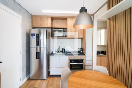 Sala / Cozinha de kitnet/studio para alugar com 1 quarto, 30m² em Jardim das Acacias, São Paulo
