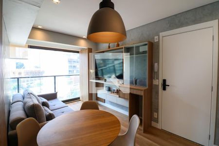 Sala / Cozinha de kitnet/studio para alugar com 1 quarto, 30m² em Jardim das Acacias, São Paulo