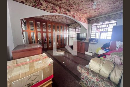 Casa à venda com 10 quartos, 500m² em Concórdia, Belo Horizonte