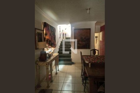 Casa à venda com 5 quartos, 143m² em Jardim Regis, São Paulo