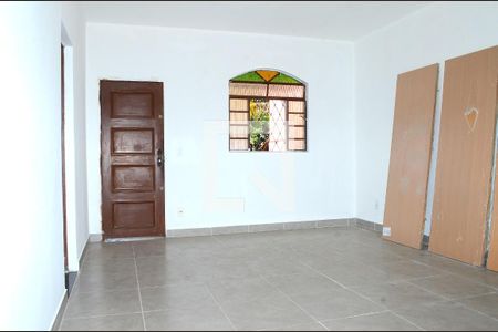Sala de casa à venda com 3 quartos, 250m² em São Gabriel, Belo Horizonte