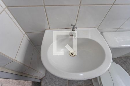 Casa 1 - banheiro  de casa para alugar com 2 quartos, 75m² em Taboão, Diadema