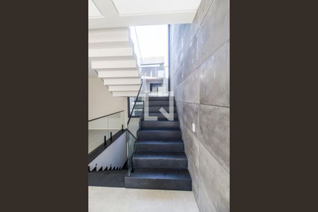 Escada de casa de condomínio à venda com 5 quartos, 394m² em Colinas do Anhanguera, Santana de Parnaíba