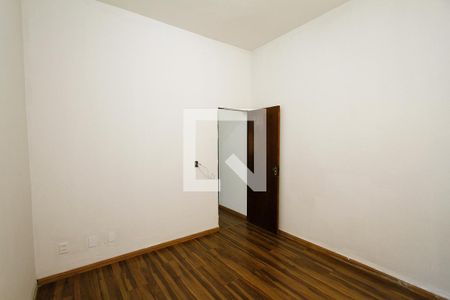 Quarto 1 de casa para alugar com 3 quartos, 214m² em Camargos, Belo Horizonte