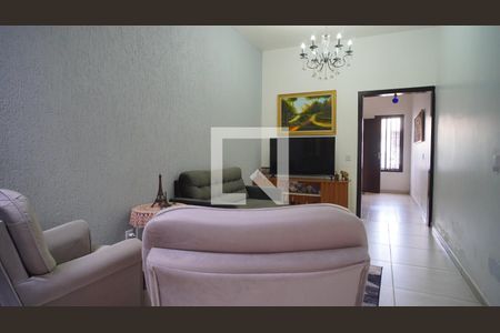 Sala de casa à venda com 2 quartos, 228m² em Navegantes, Porto Alegre