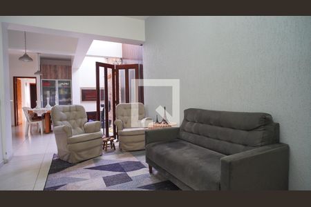 Casa à venda com 2 quartos, 228m² em Navegantes, Porto Alegre