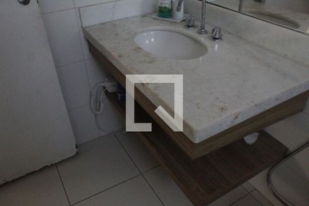 Banheiro 1 de apartamento à venda com 2 quartos, 70m² em Camorim, Rio de Janeiro