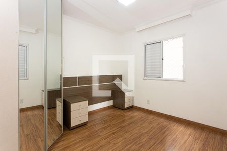 Quarto 1 de apartamento para alugar com 2 quartos, 52m² em Jardim Henriqueta, Taboão da Serra
