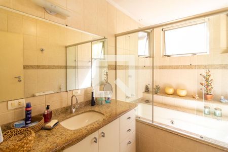 Banheiro Suíte de casa para alugar com 3 quartos, 200m² em Jardim Consorcio, São Paulo