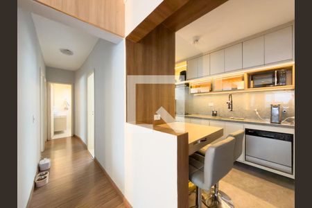Corredor de apartamento à venda com 2 quartos, 67m² em Pinheiros, São Paulo