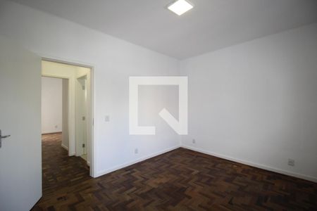 Quarto 1 de apartamento para alugar com 3 quartos, 74m² em Santa Cecília, Porto Alegre