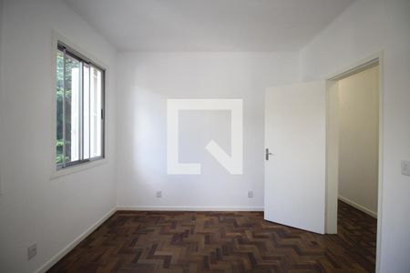 Quarto 1 de apartamento para alugar com 3 quartos, 74m² em Santa Cecília, Porto Alegre