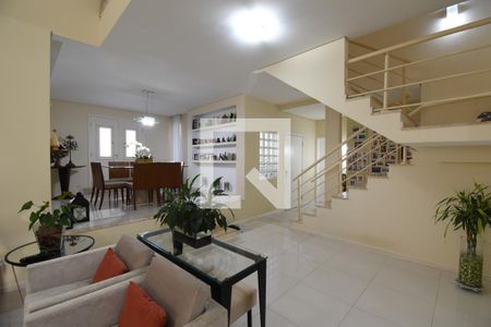 Sala de casa de condomínio à venda com 5 quartos, 280m² em Campo Comprido, Curitiba