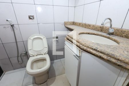 Banheiro 1 de casa à venda com 2 quartos, 150m² em Loteamento Goiania Viva, Goiânia