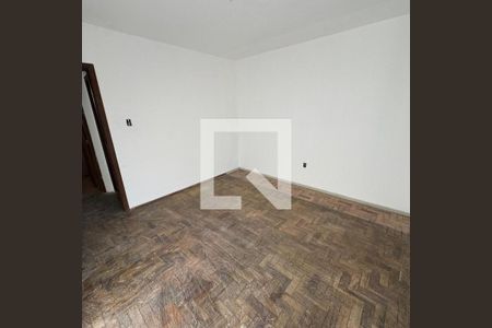 Quarto de casa de condomínio para alugar com 2 quartos, 60m² em Mont’Serrat, Porto Alegre