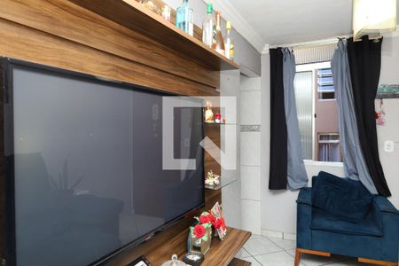 Sala de apartamento à venda com 3 quartos, 56m² em Itaquera, São Paulo