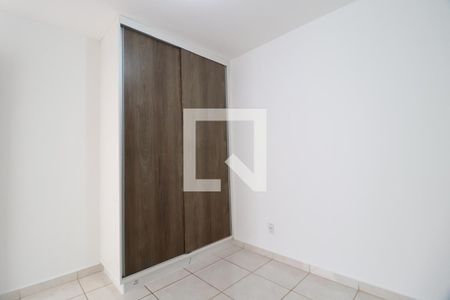 Quarto 2 de apartamento para alugar com 2 quartos, 50m² em Shopping Park, Uberlândia
